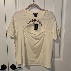 Hot Topic Ivory Mushroom Cuttout Fitted Tee